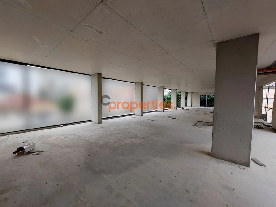 Showroom for Rent in Jal El Dib