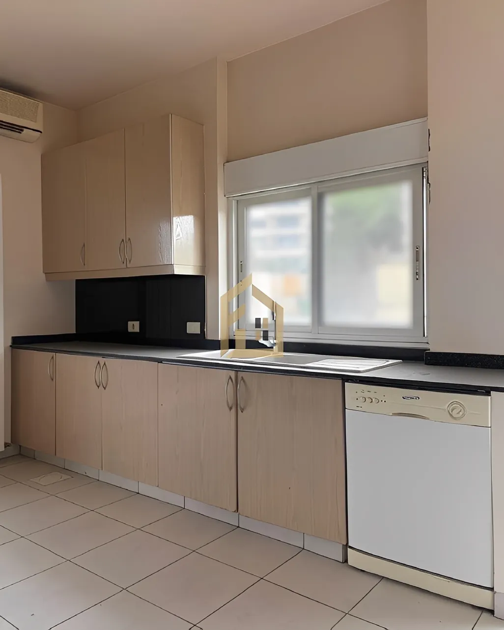 Apartment for Rent in Monteverde Main Street، Lebanon