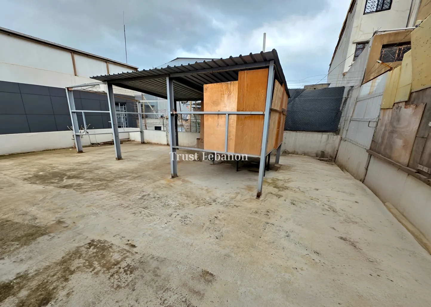 Industrial Unit for sale in Daoura, Lebanon