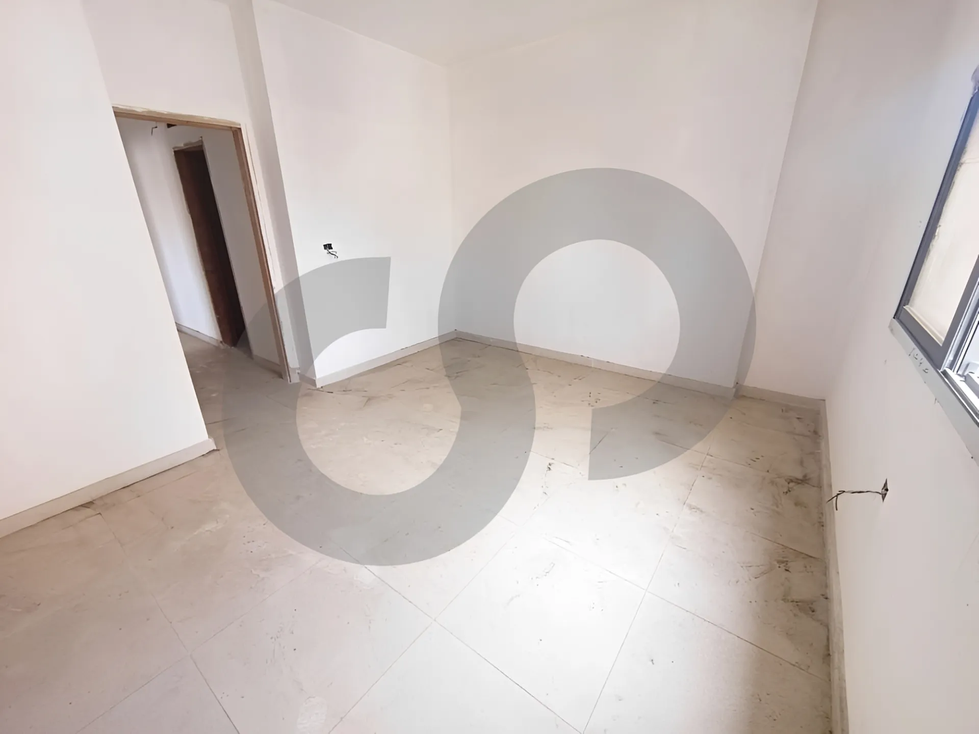Apartment for Sale in Ain El Remmaneh - 3 bed, 2 bath