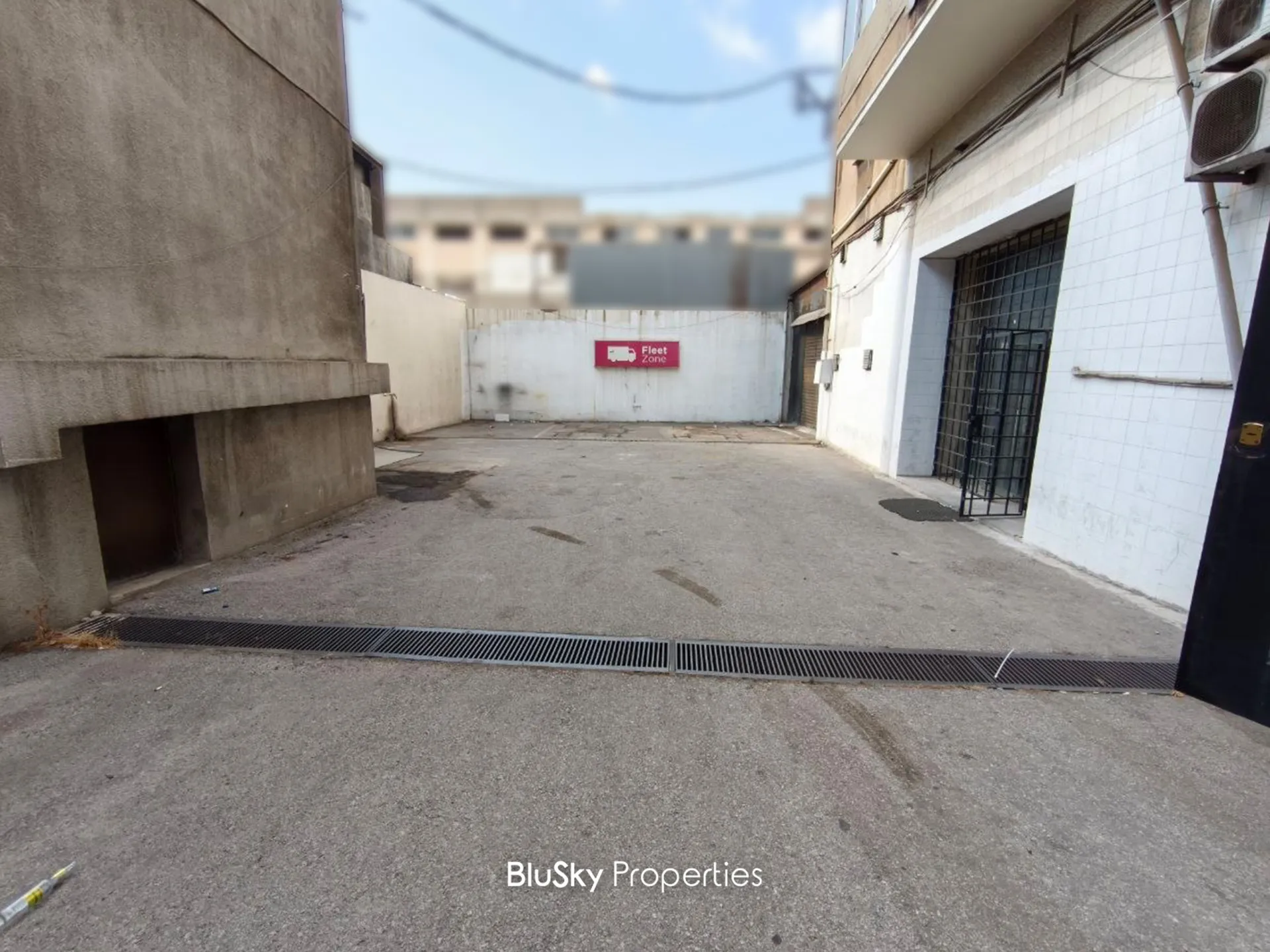 Showroom for rent in Dora, lebanon