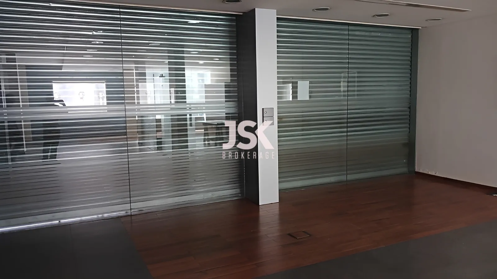 Showroom for Sale in Elissar