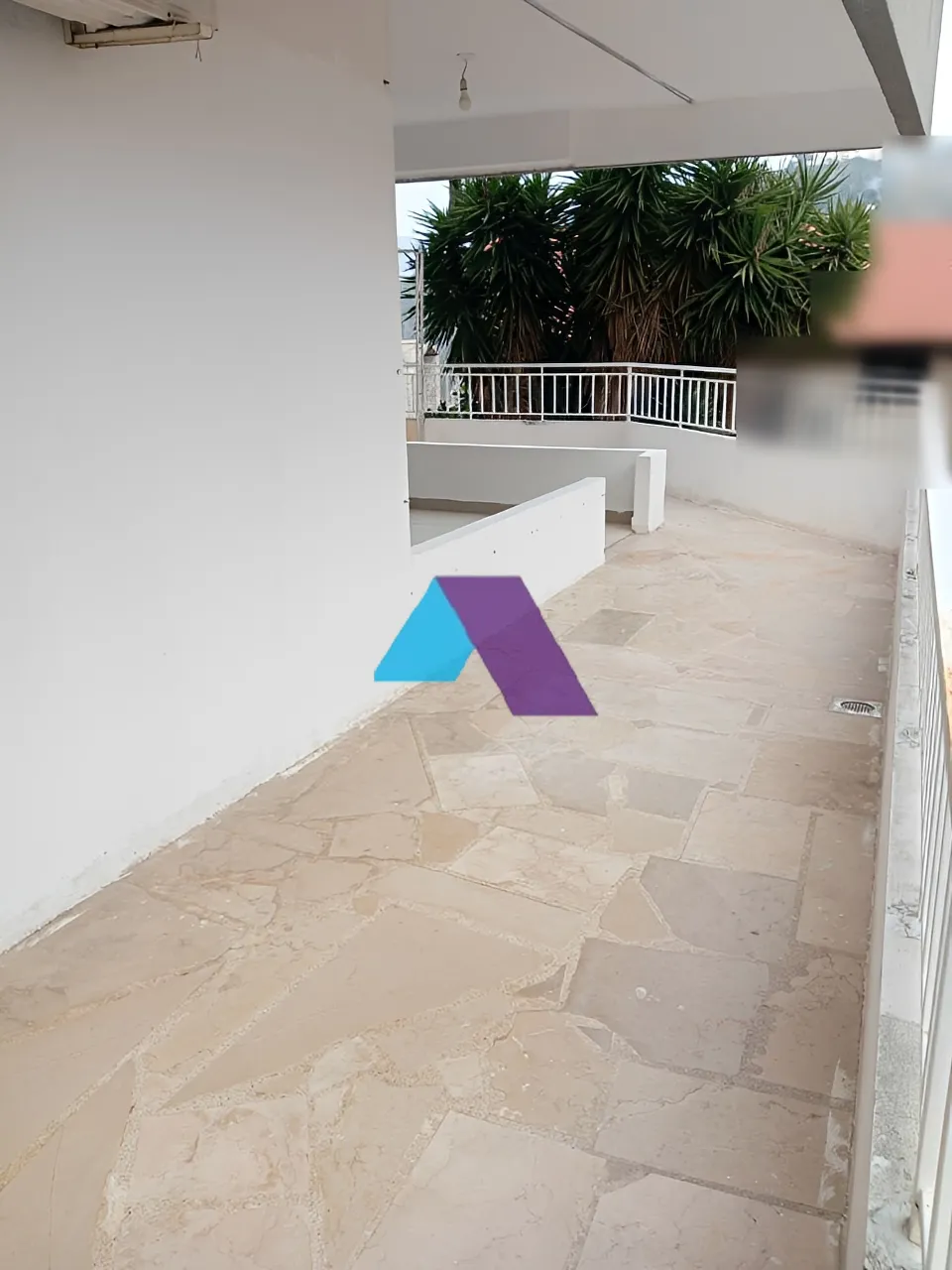 Apartment for Sale in Qornet El Hamra - 3 bed, 2 bath