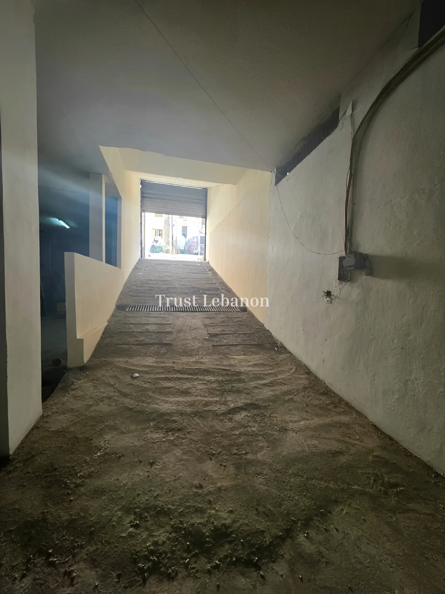 Warehouse for rent in Sad El Baouchriyeh, Lebanon