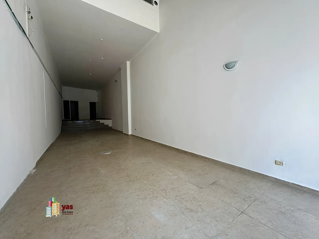 Shop for rent in Adonis
