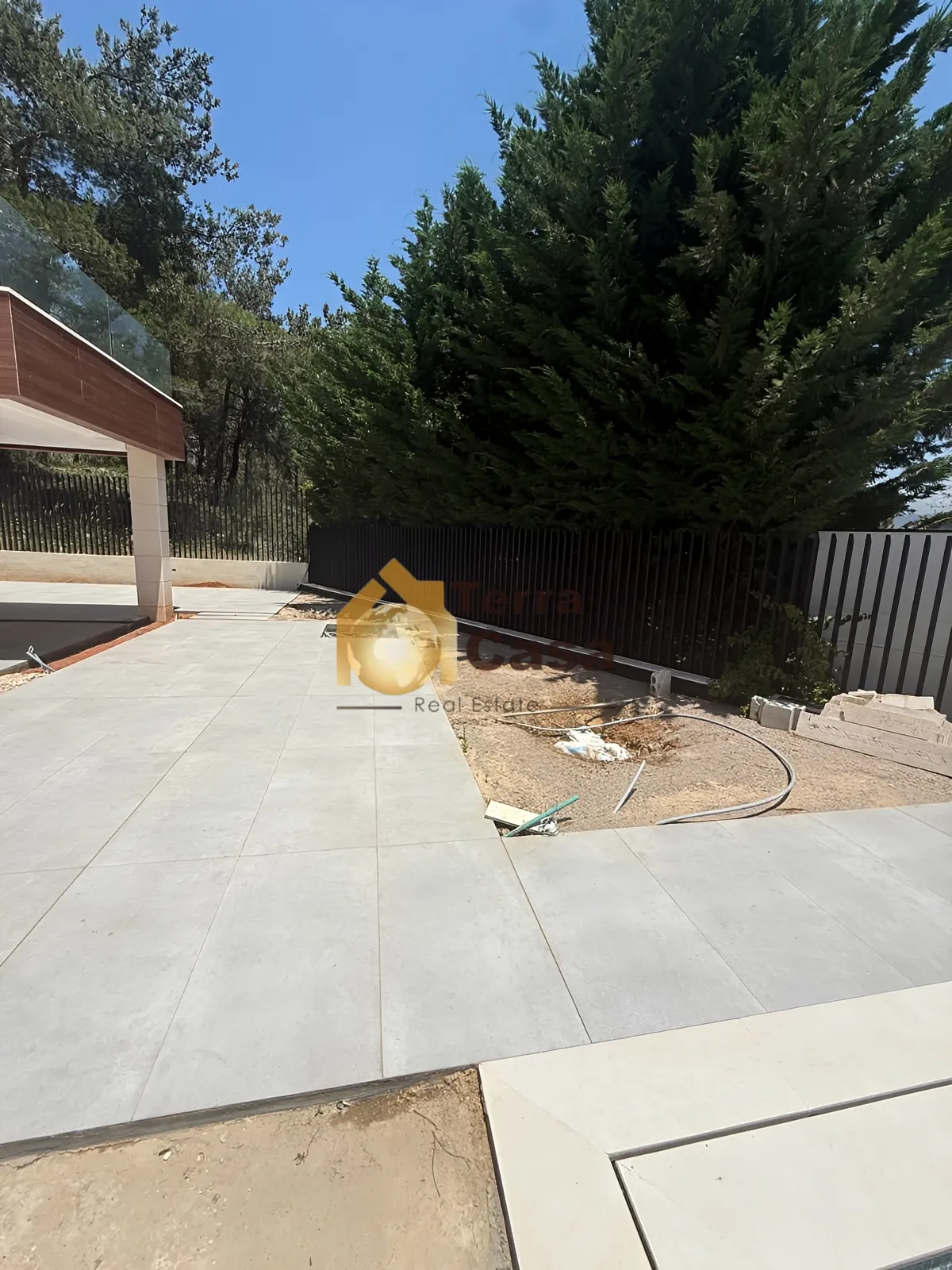 Villa for sale in Baabdat