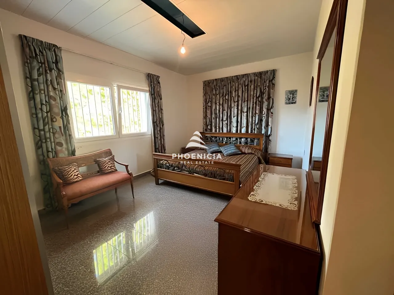 Villa for Sale in Kfardebian