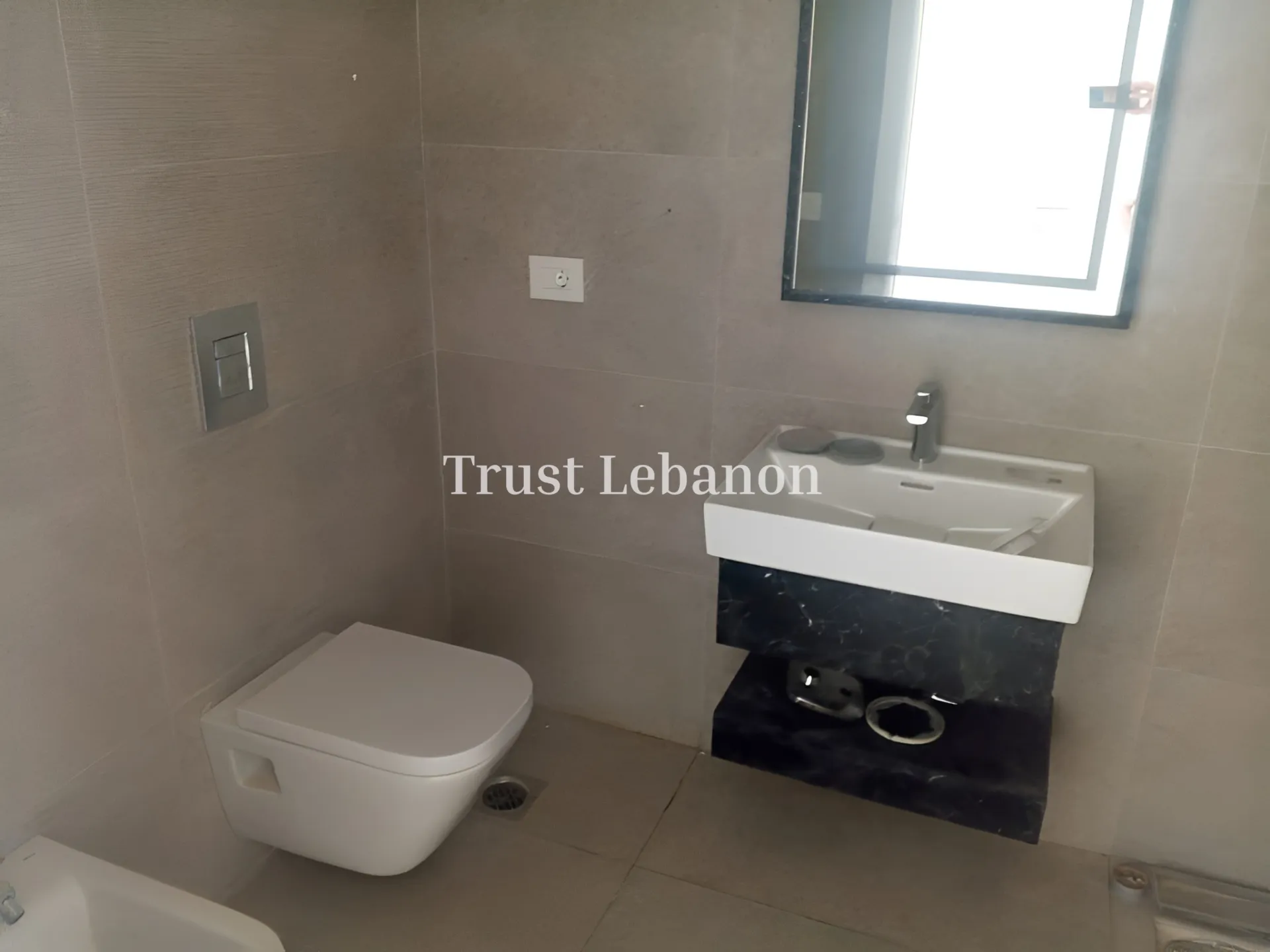 Apartment for rent in Clemenceau, Bayrut, Lebanon
