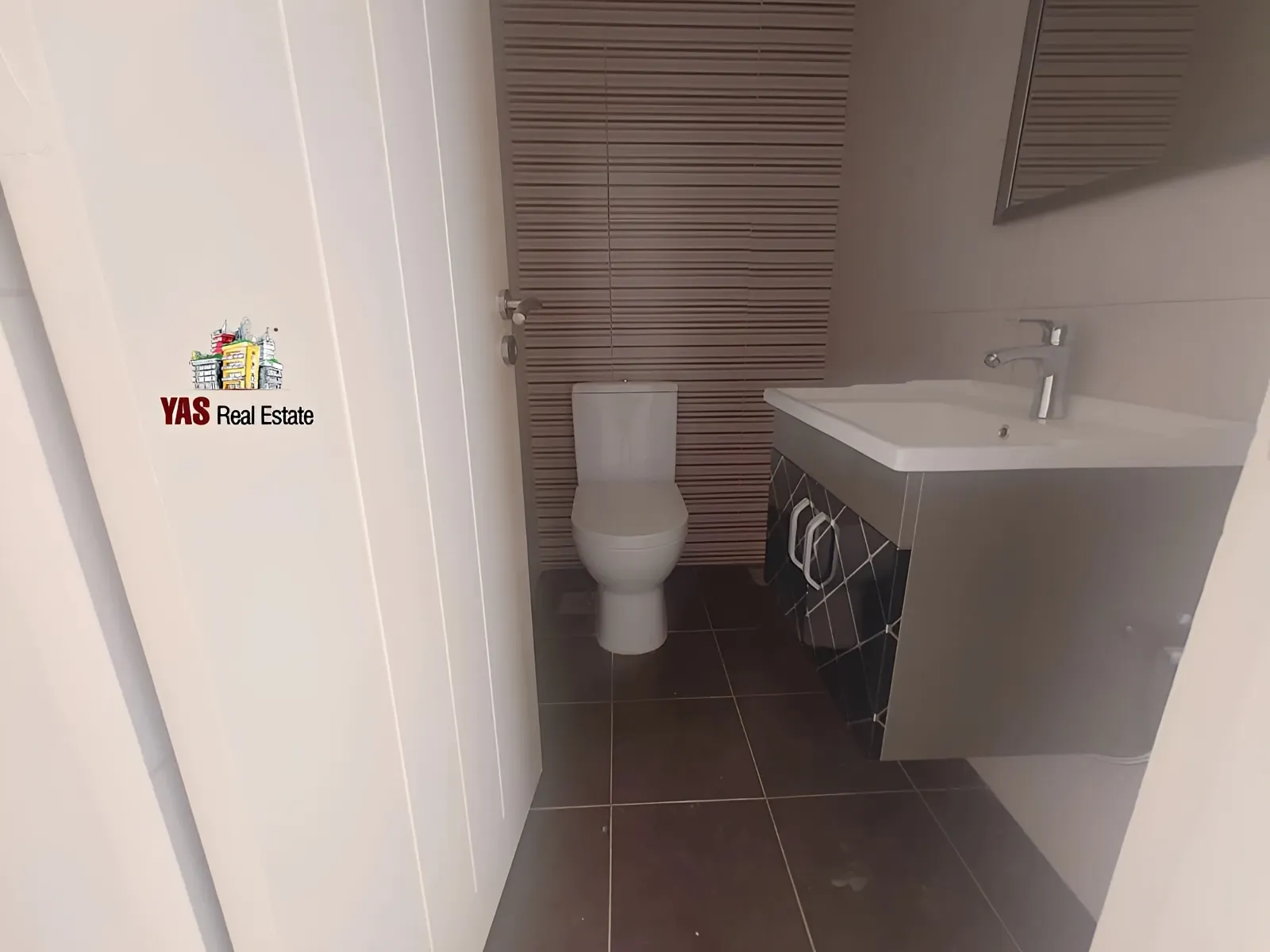 Apartment for Sale in Adonis - 3 bed, 5 bath