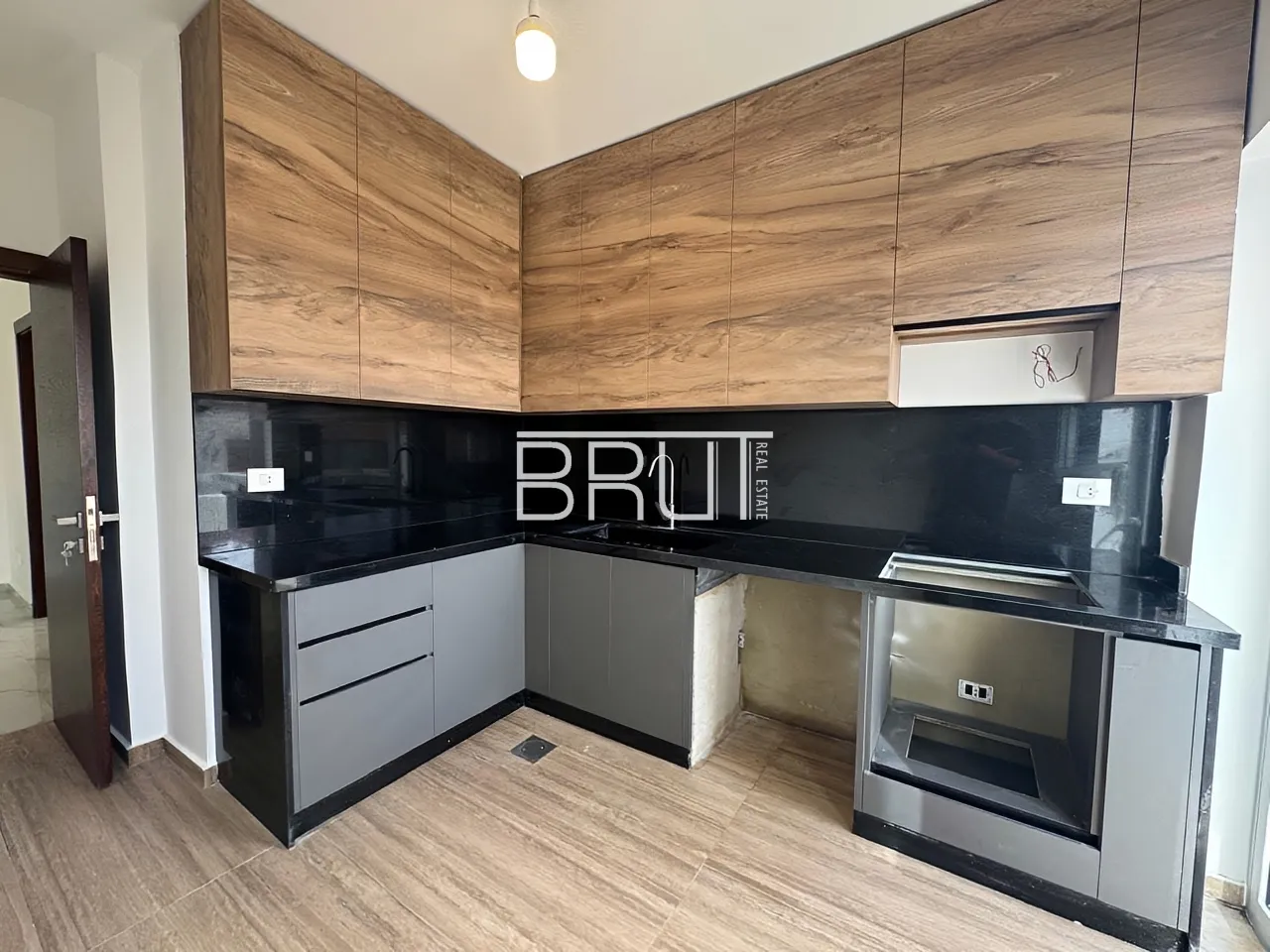 Apartment for Sale in Ballouneh