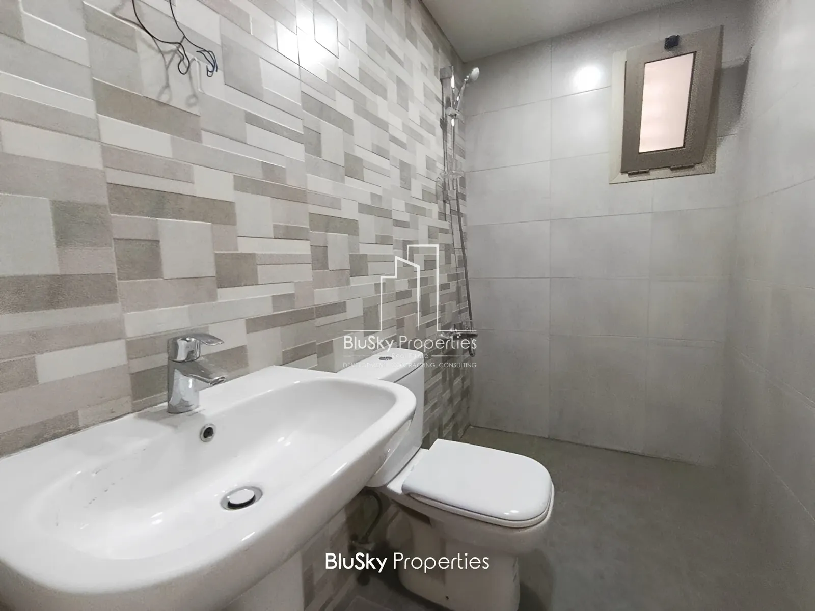 Apartment for Sale in Haret Sakher