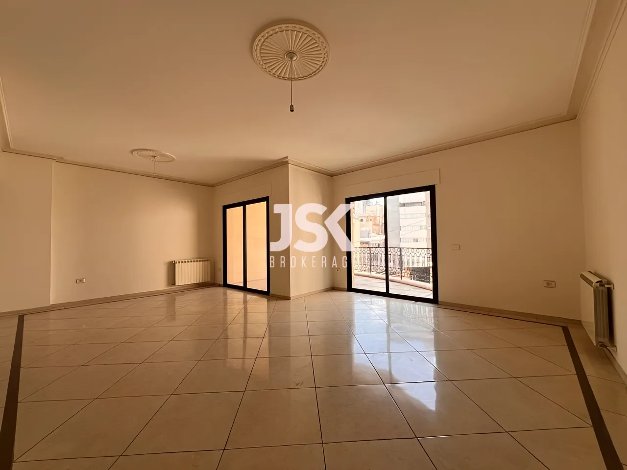 Apartment for Sale in Sioufi