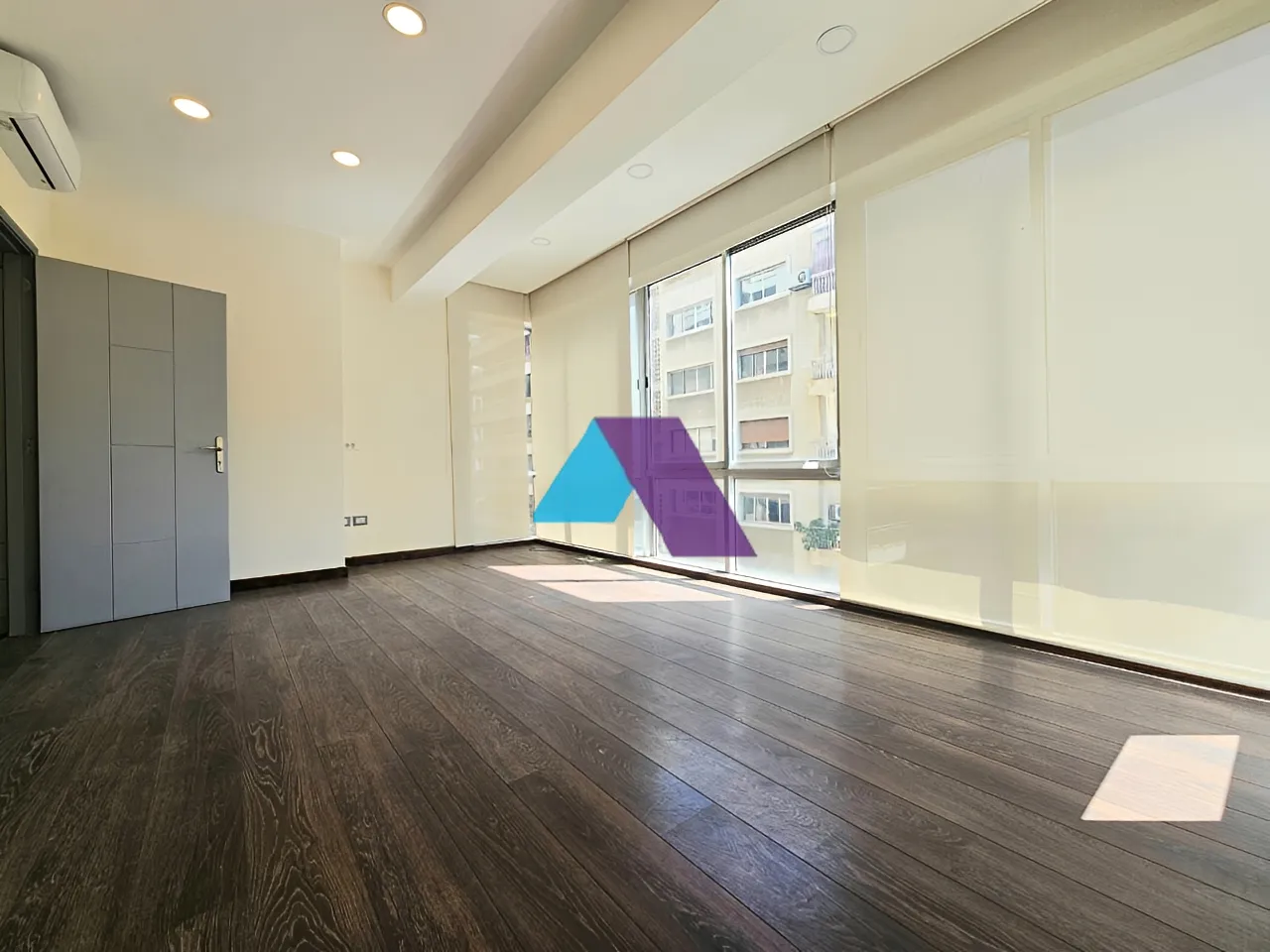 Office for Sale in Verdun