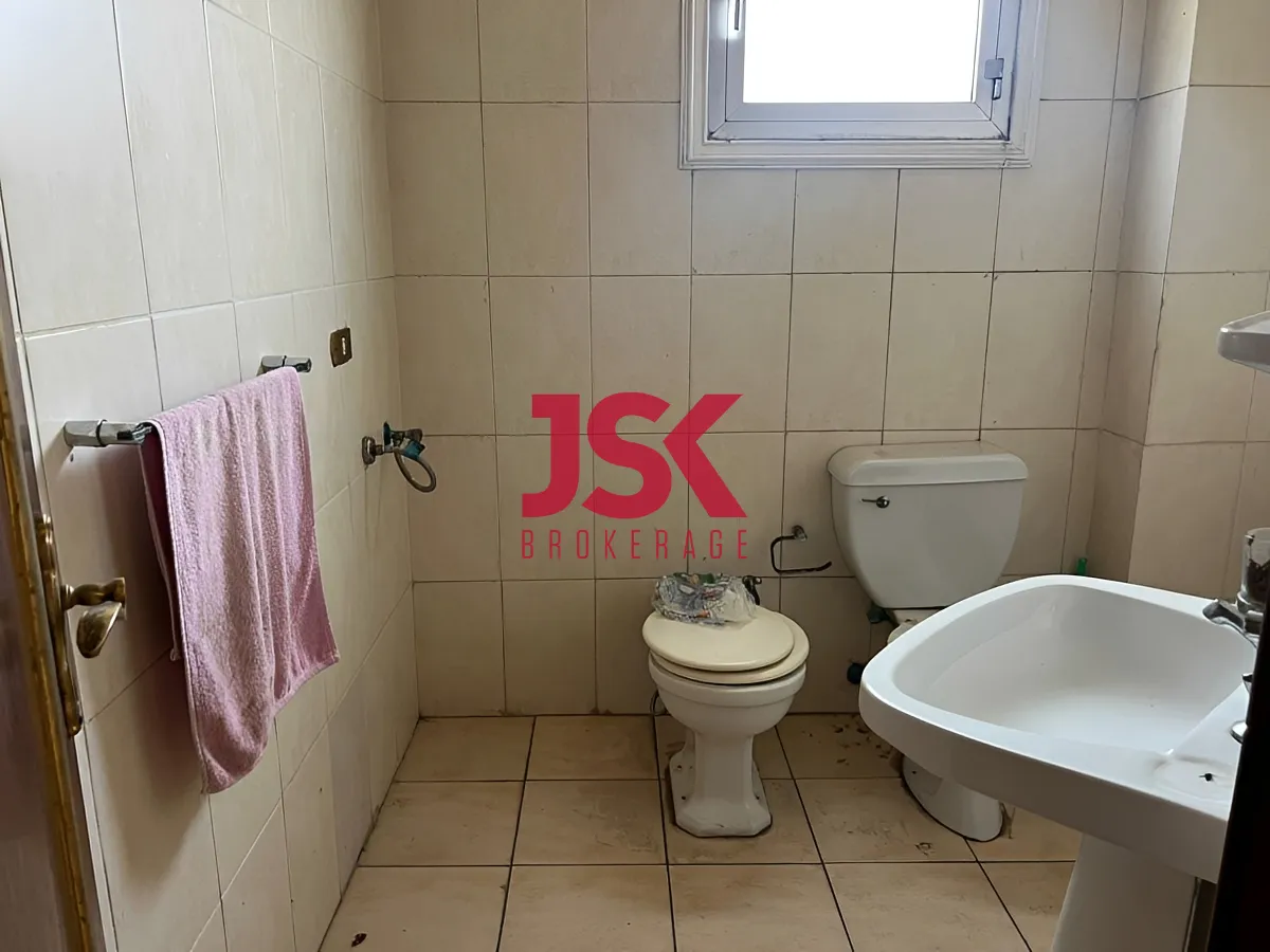 Office for rent in Aley