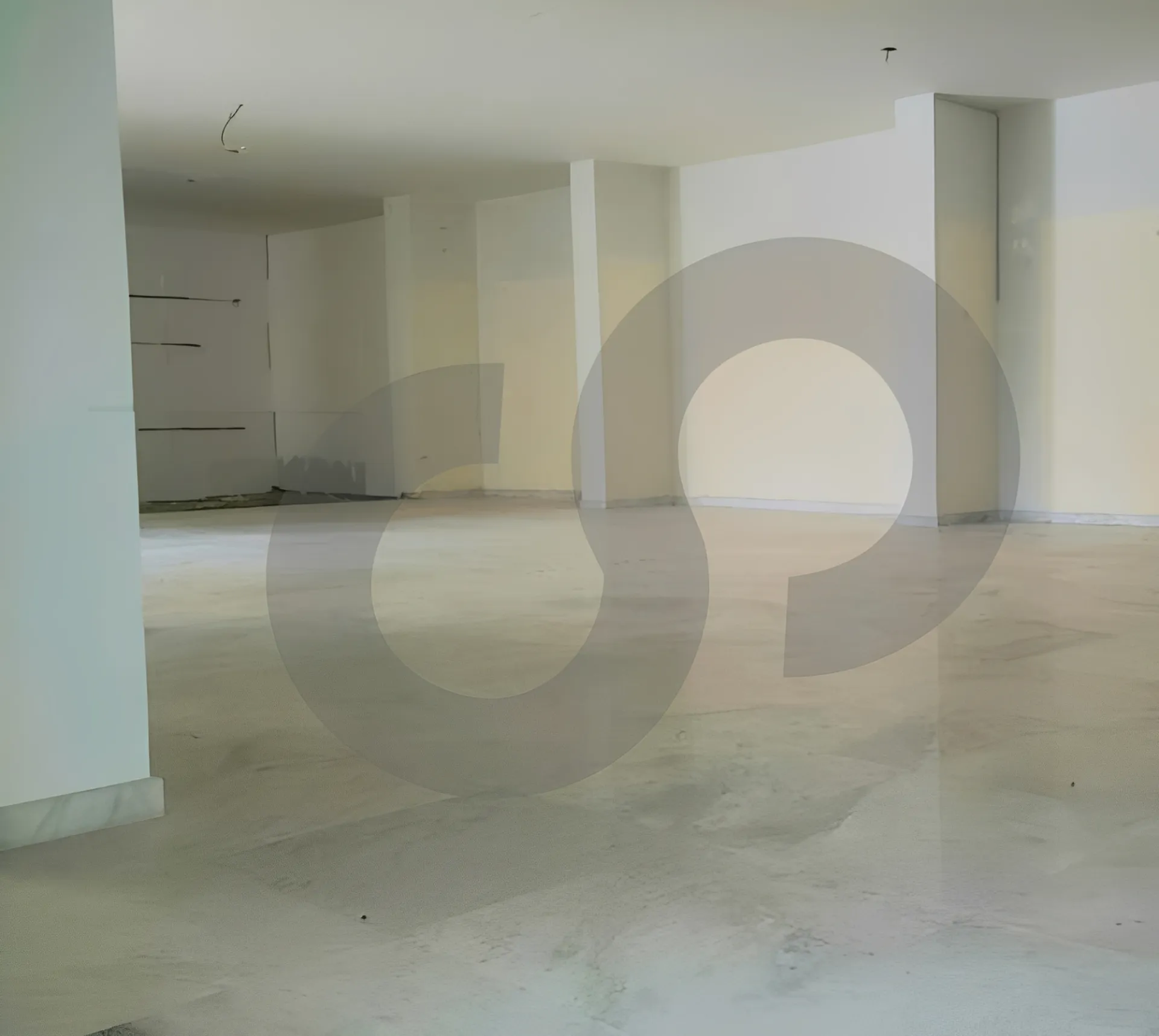Building for rent in Awkar