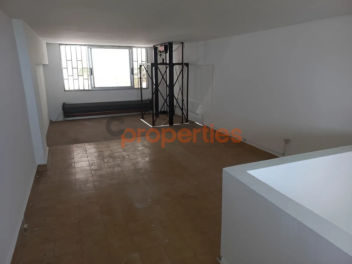 Showroom for Rent in Cornet Chahwan