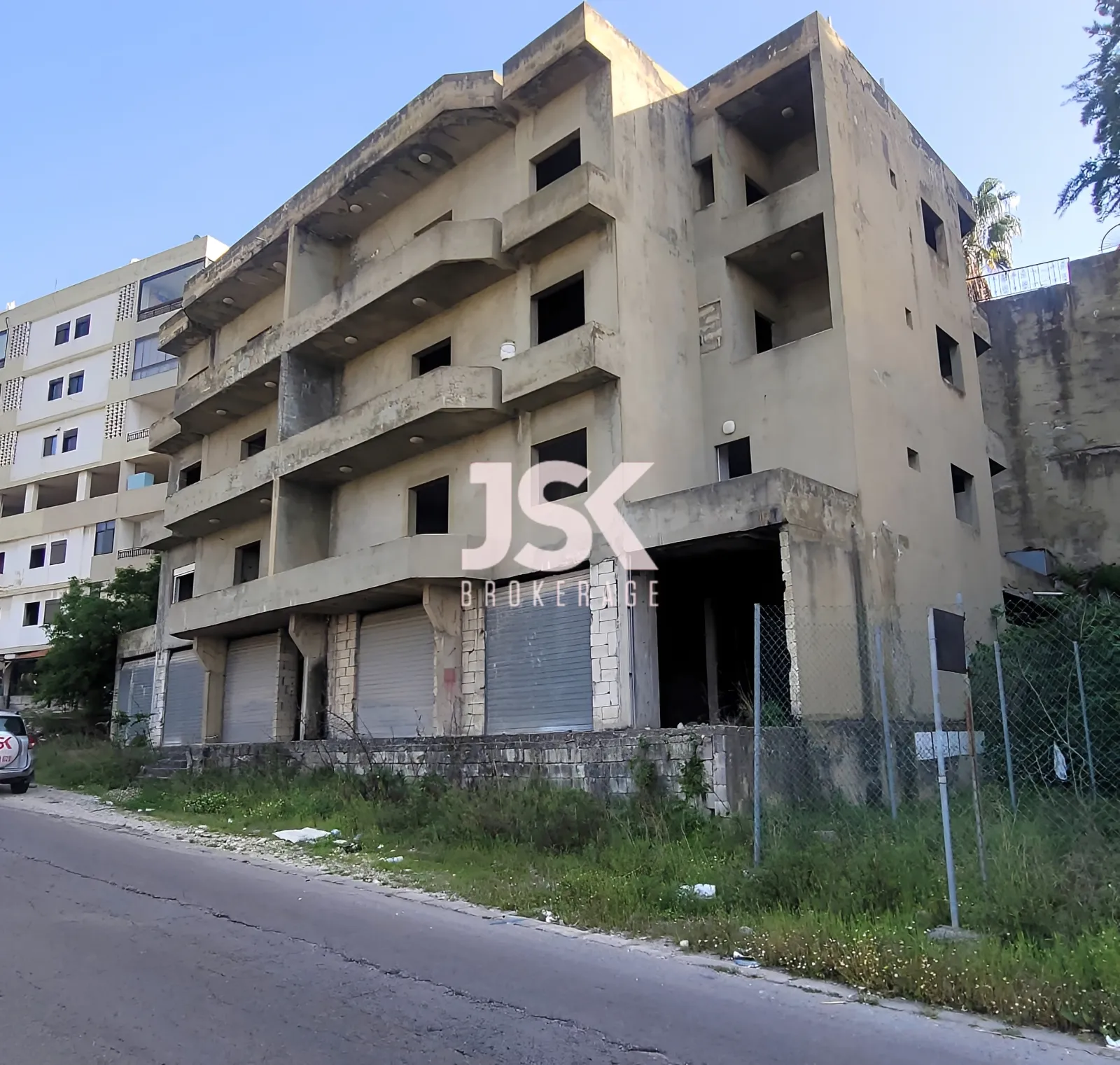 Building for Sale in Halat