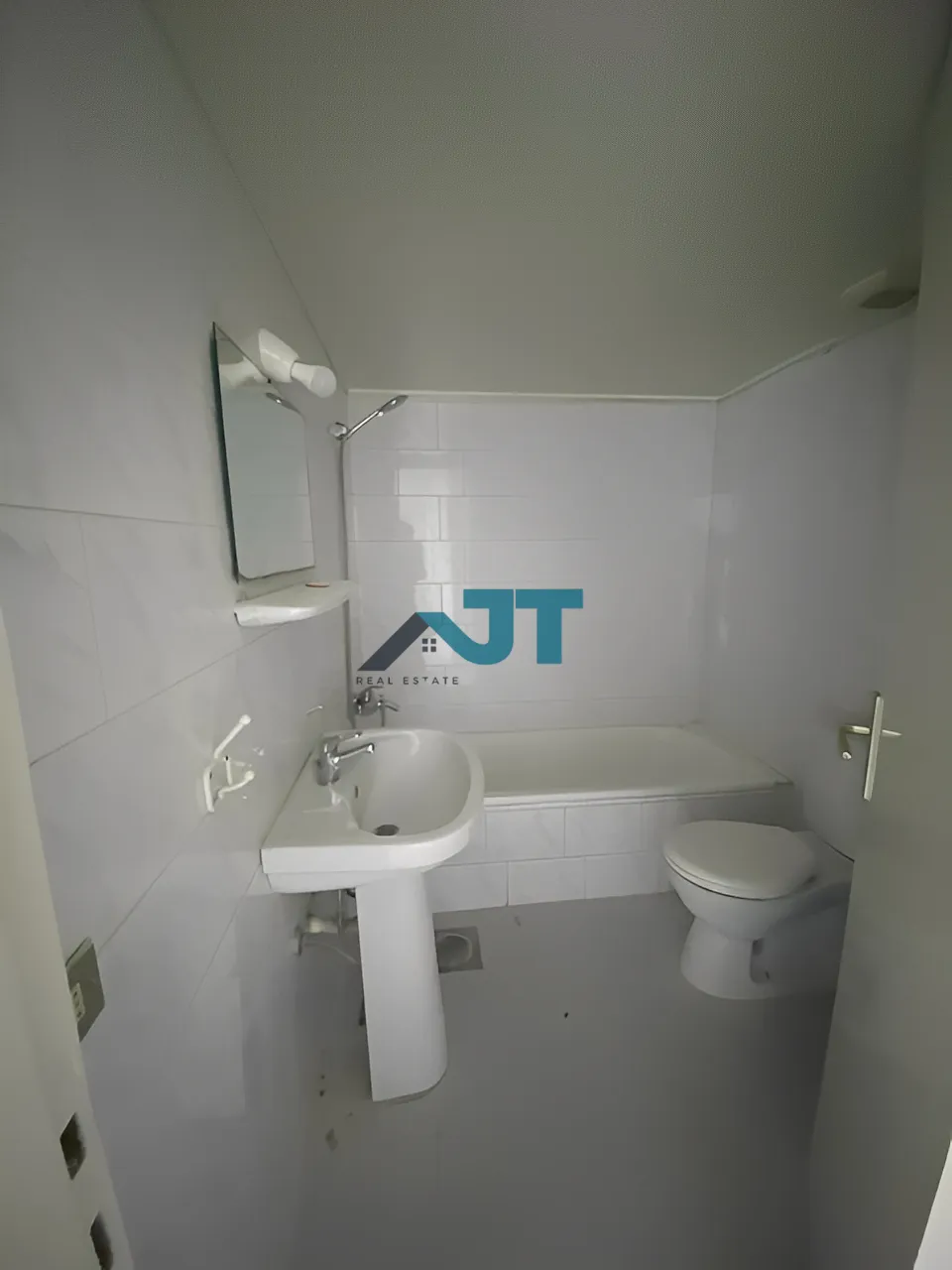 Apartment for Sale in Awkar