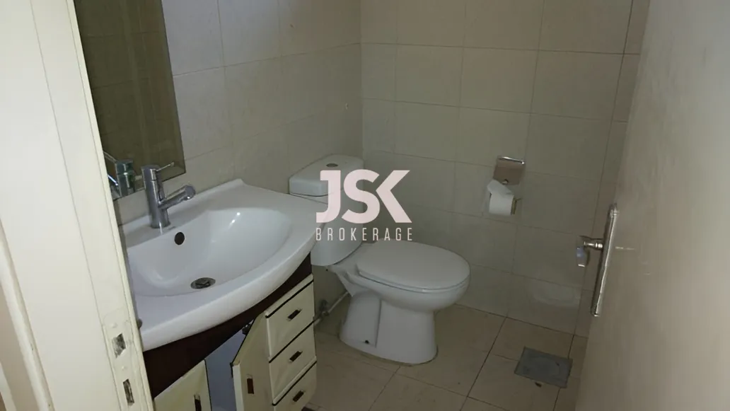 Office for rent in Zalqa