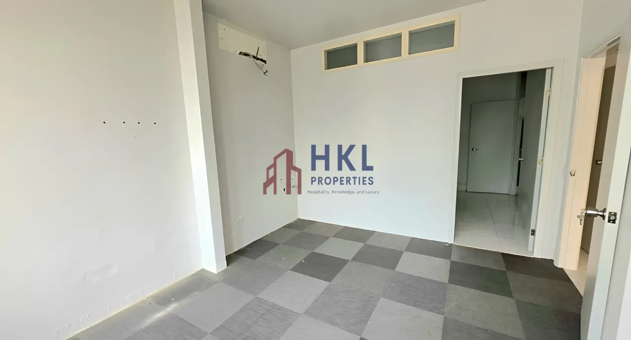 Office for rent in Clemenceau