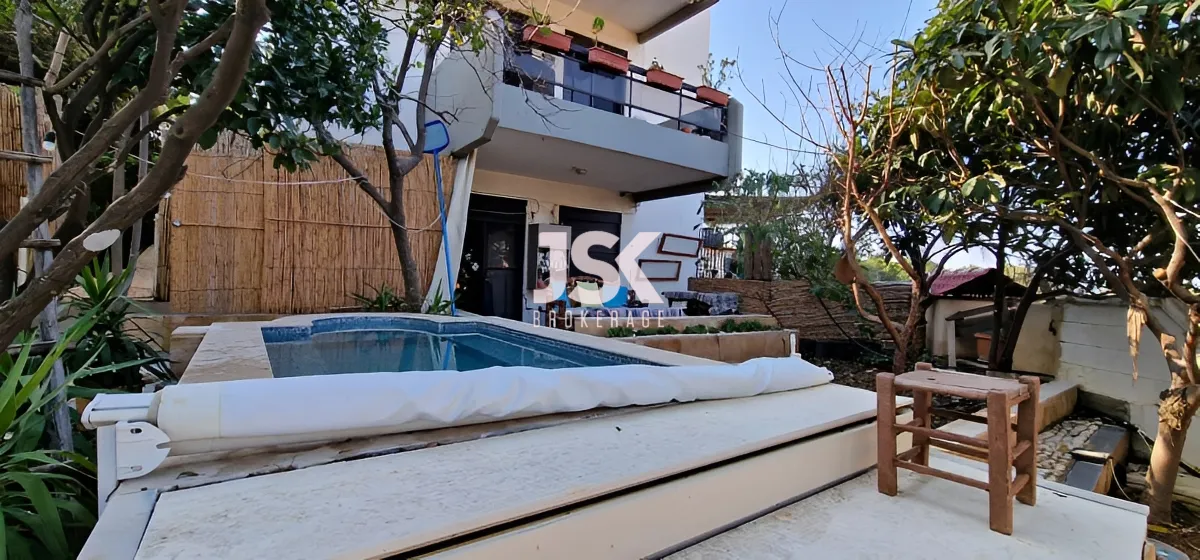 Villa for Rent in Batroun, Lebanon - 5 bed, 5 bath
