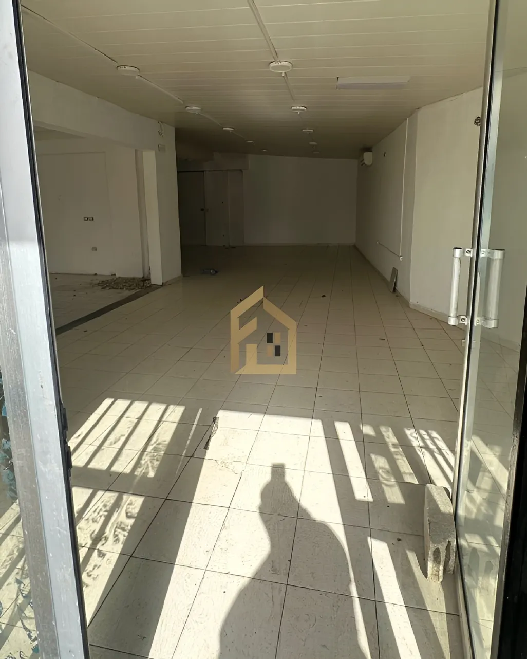 Shop for rent in Dbayeh, Lebanon