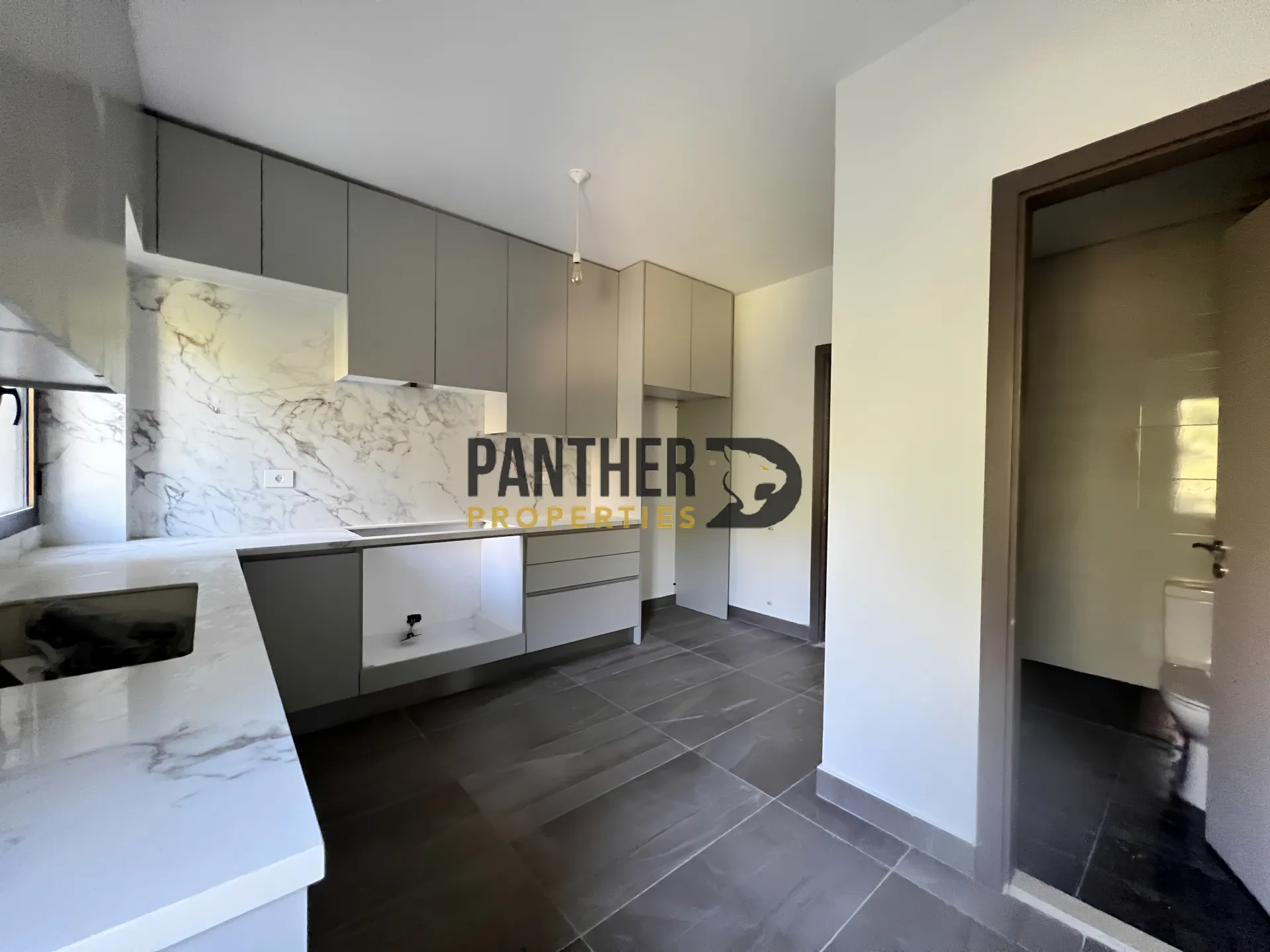 Apartment for sale in Mansourieh - 2 bed, 3.0 bath
