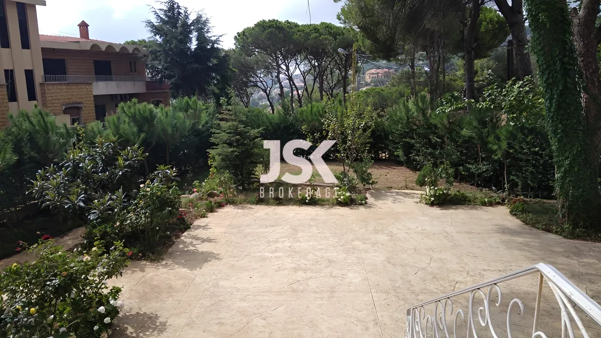 Villa for Sale in Baabdat, Lebanon - 4 bed, 5 bath