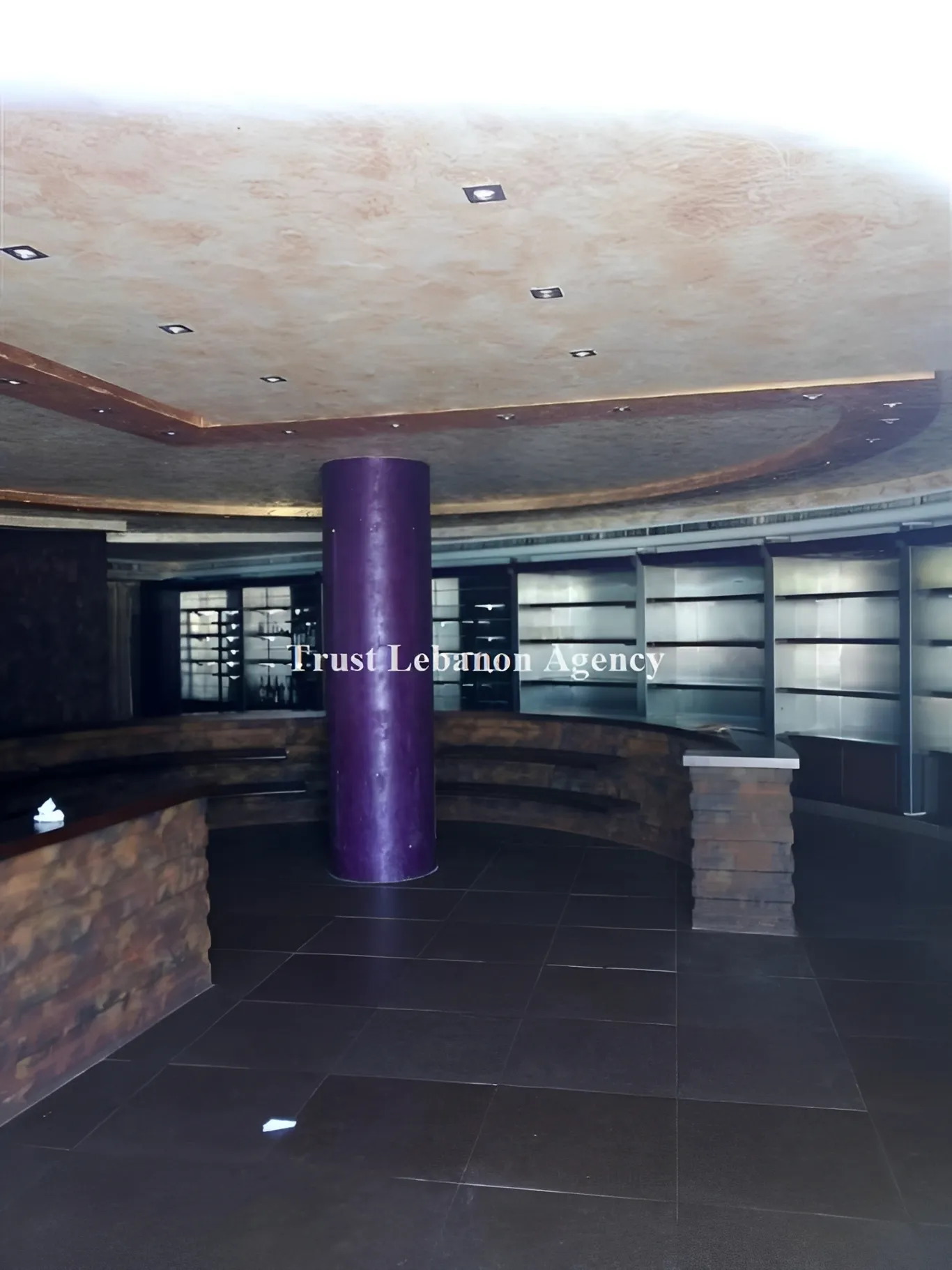 Shop for rent in Baabda, Hazmieh