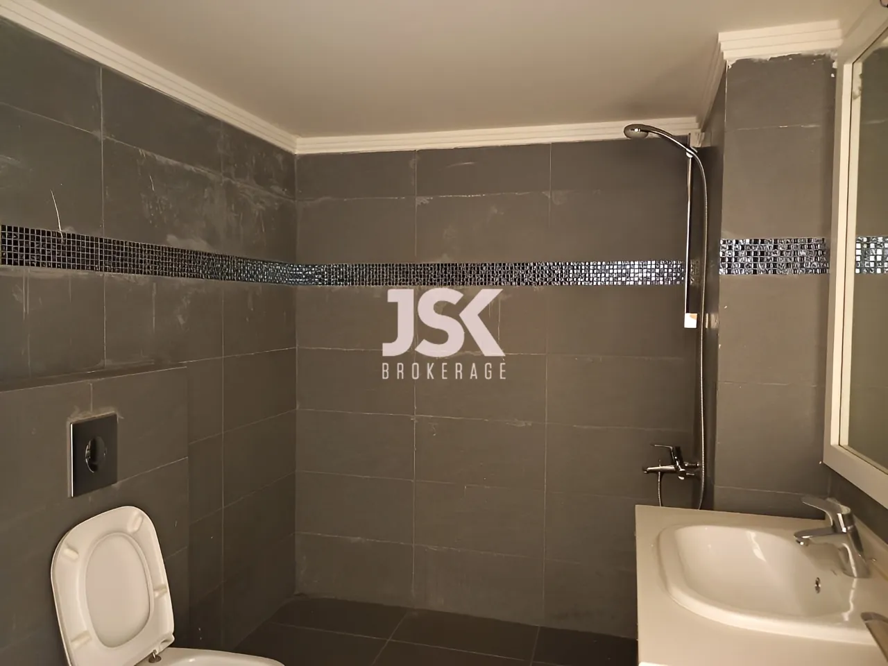 Apartment for Sale in Haret Sakher