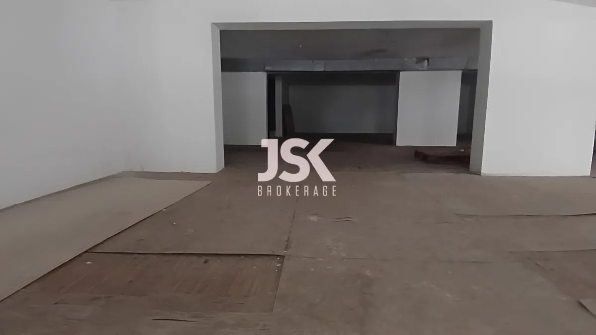 Shop for rent in Dekwaneh