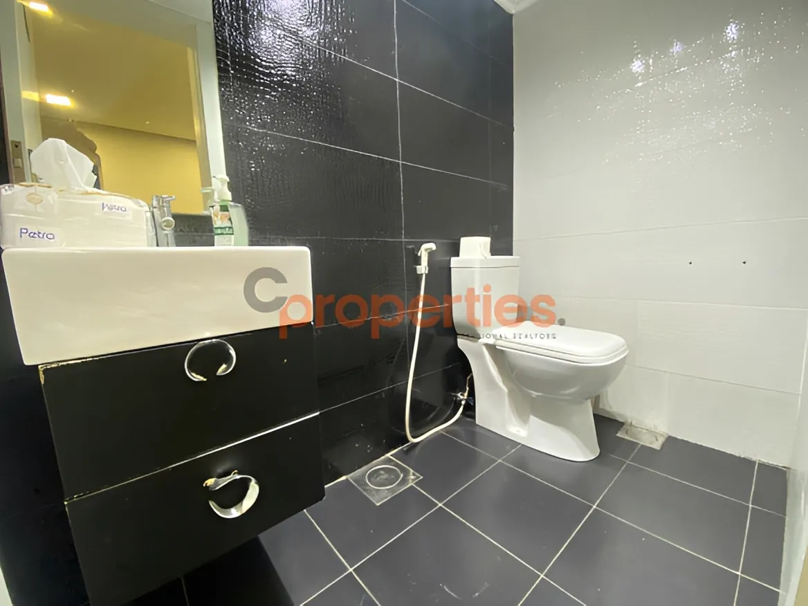 Office for Rent in Zalqa