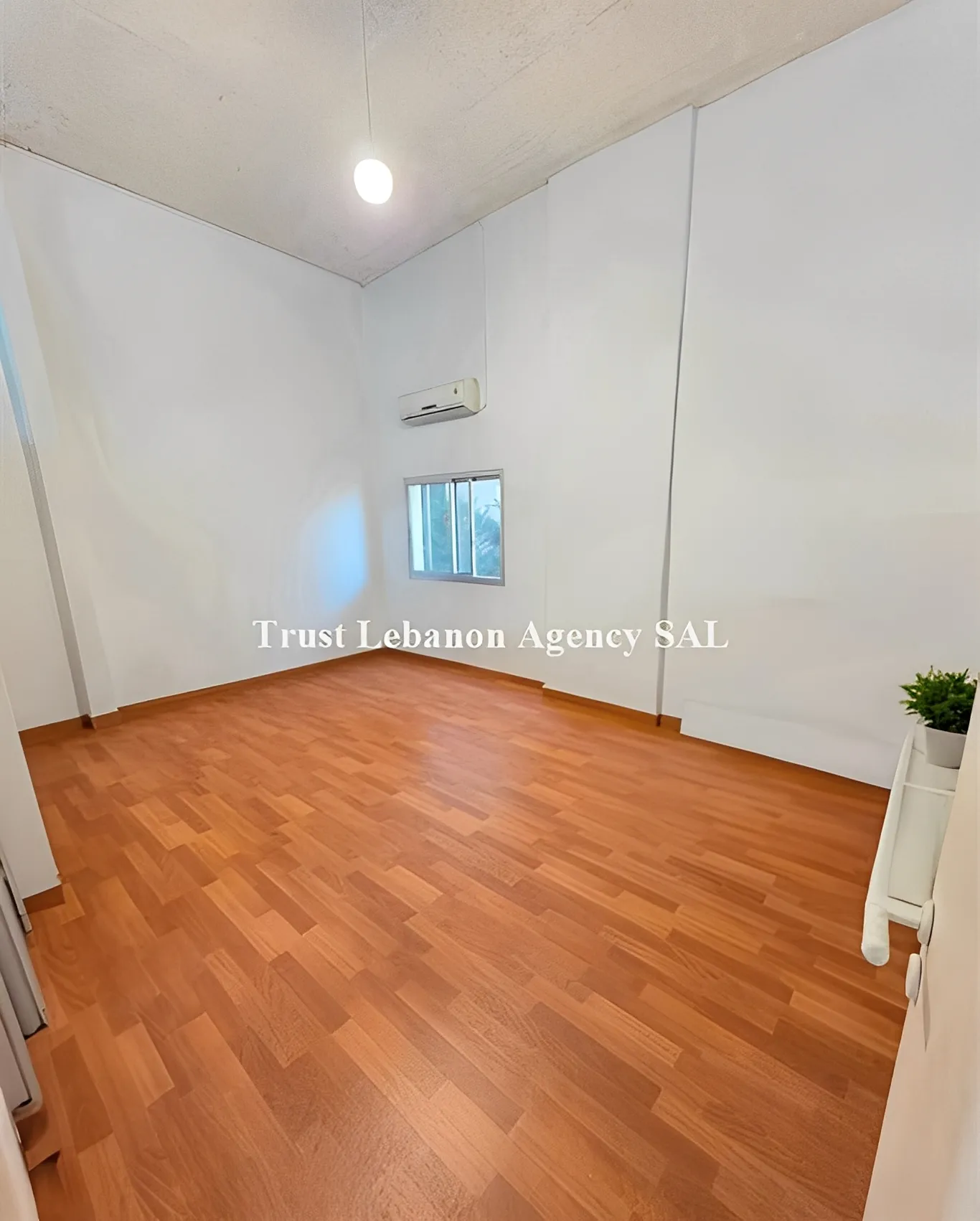 Office for rent in Baabda, Hazmieh