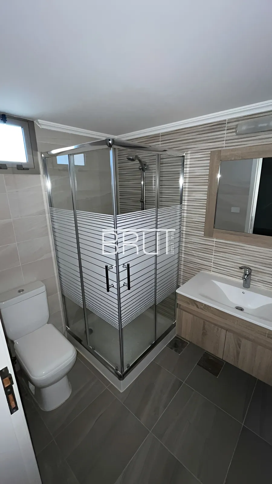 Apartment for Sale in Ballouneh