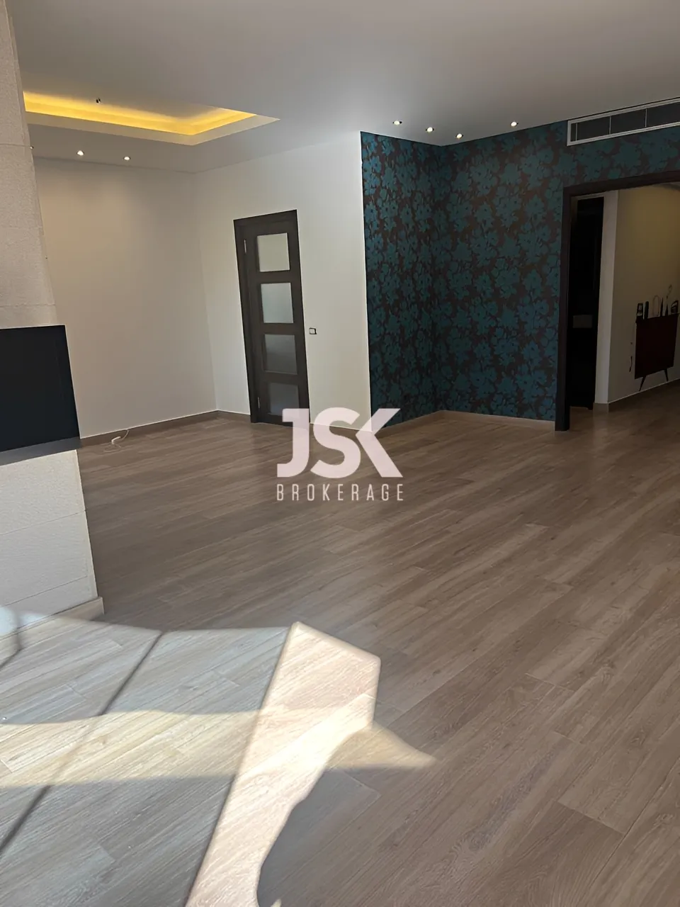 Office for Rent in Dekwaneh