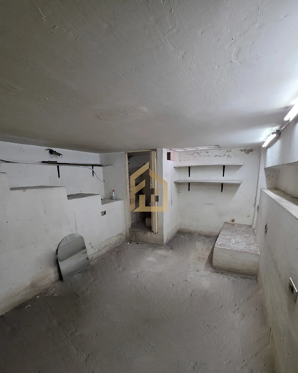 Shop for sale in Achrafieh