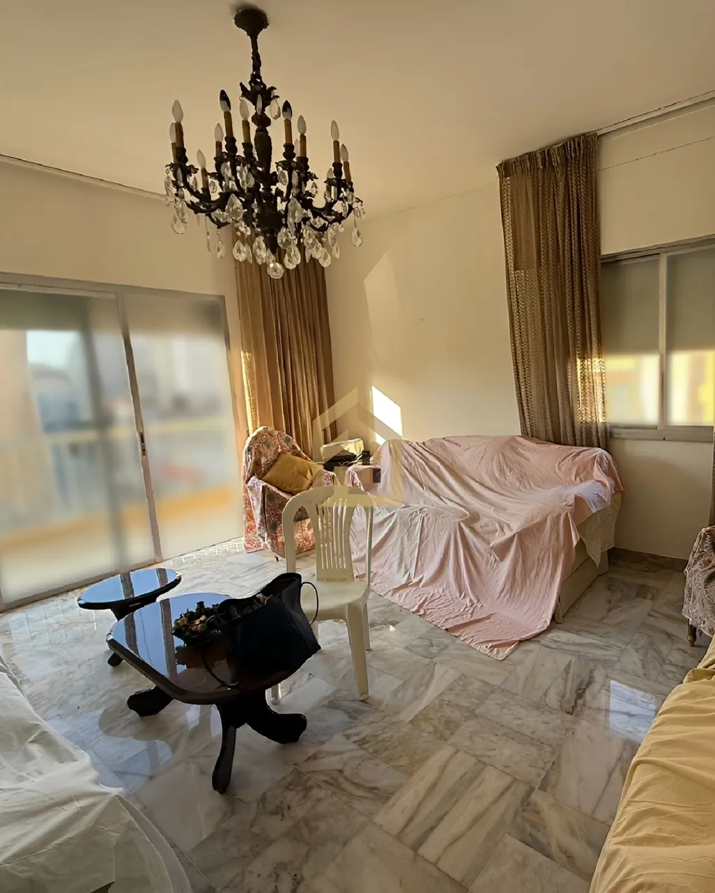 Apartment for rent in Geitaoui, Achrafieh - 3 bed, 2 bath