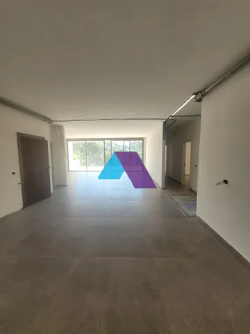 Apartment for Sale in Baabdat - 4 bed, 6 bath