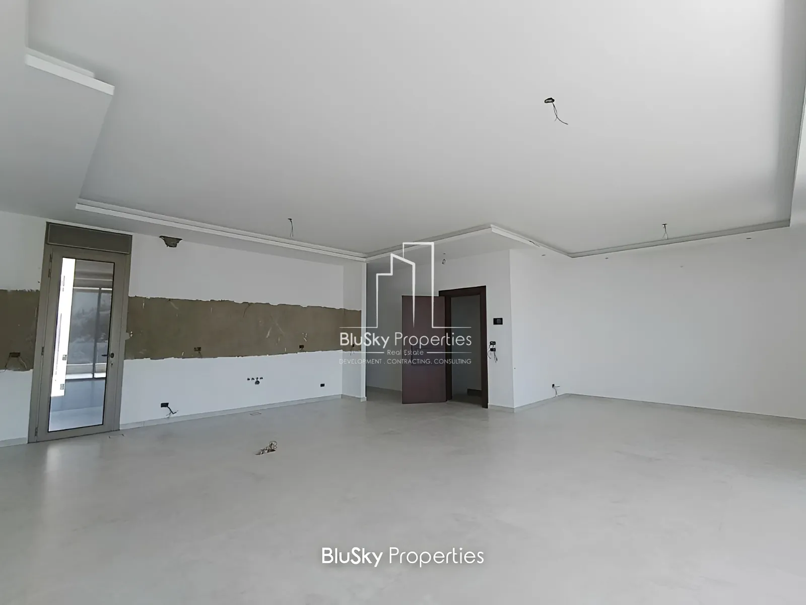 Apartment for Sale in Blat - 3 bed, 3 bath