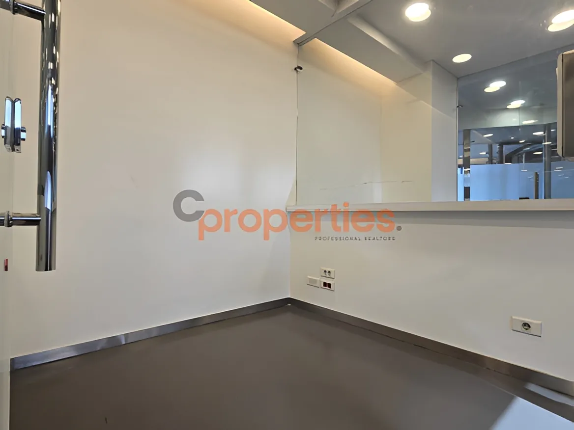 Office for Rent in Forn El Chebbak