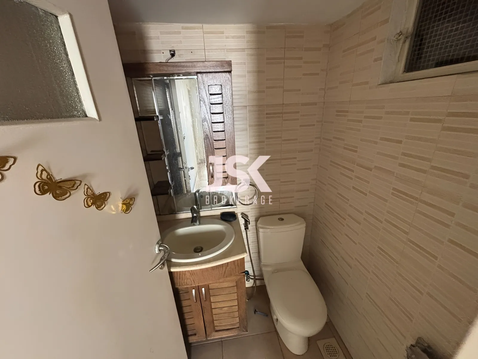 Office for Rent in Naqqache