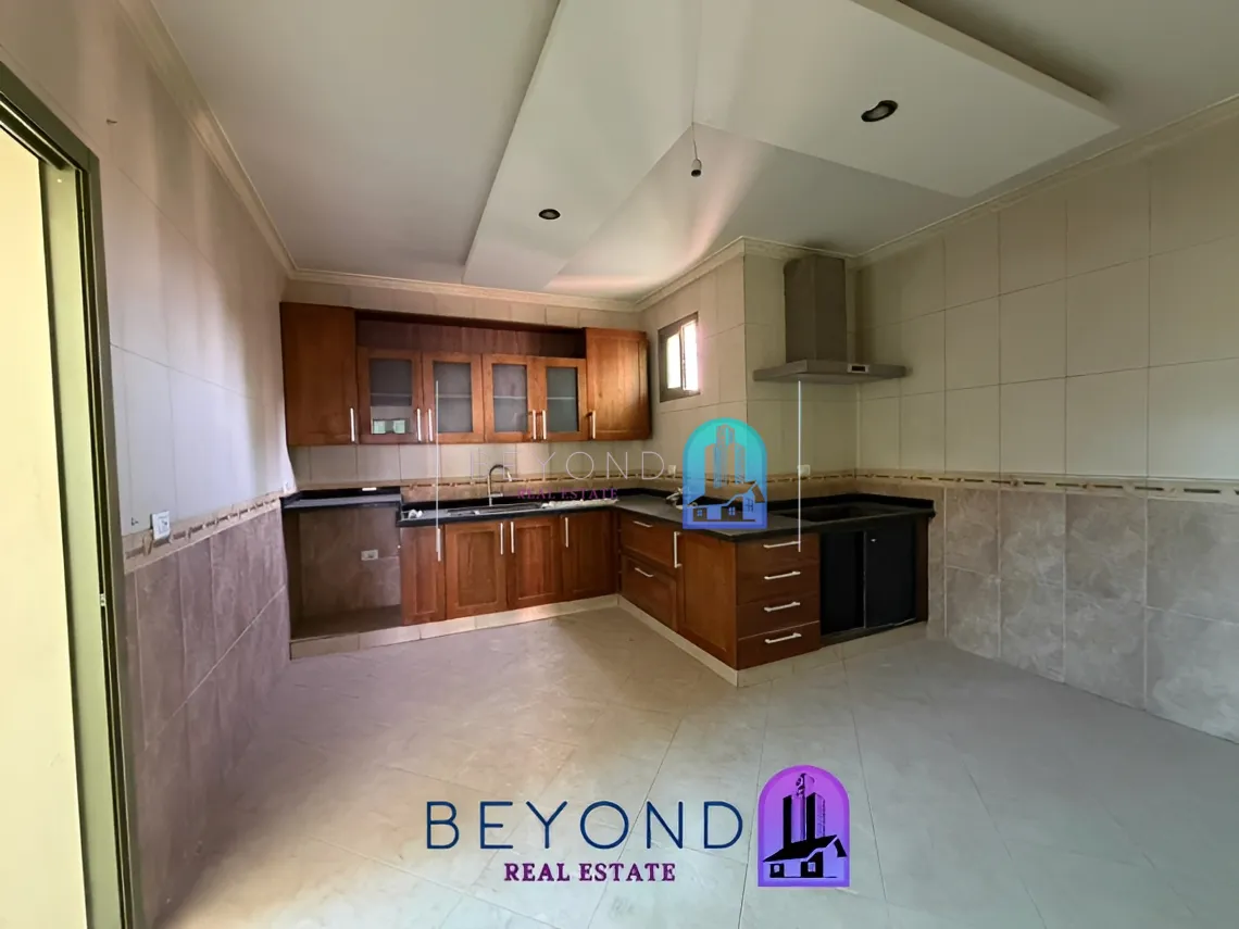 Apartment for rent in Snoubra, Beirut, Lebanon - 3 bed, 5 bath