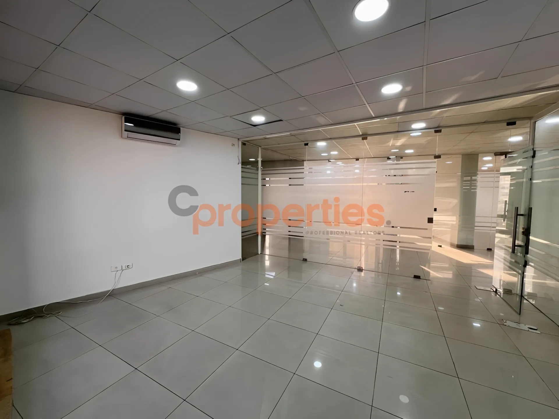 Office for rent in Dekwaneh