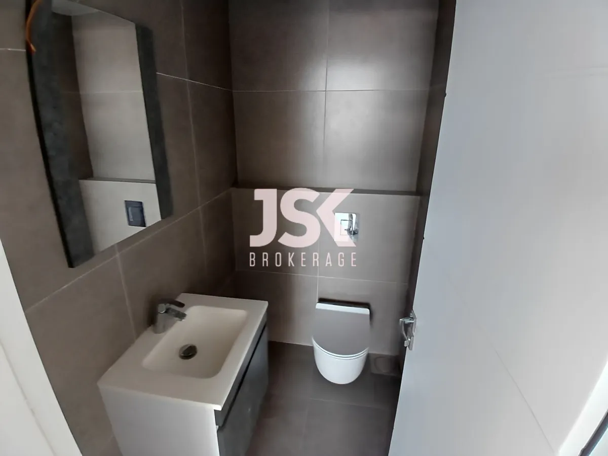 Office for rent in Dbayeh