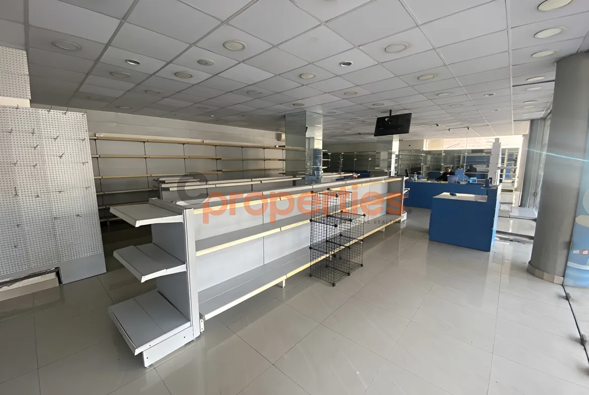 Showroom for Rent in Hazmieh