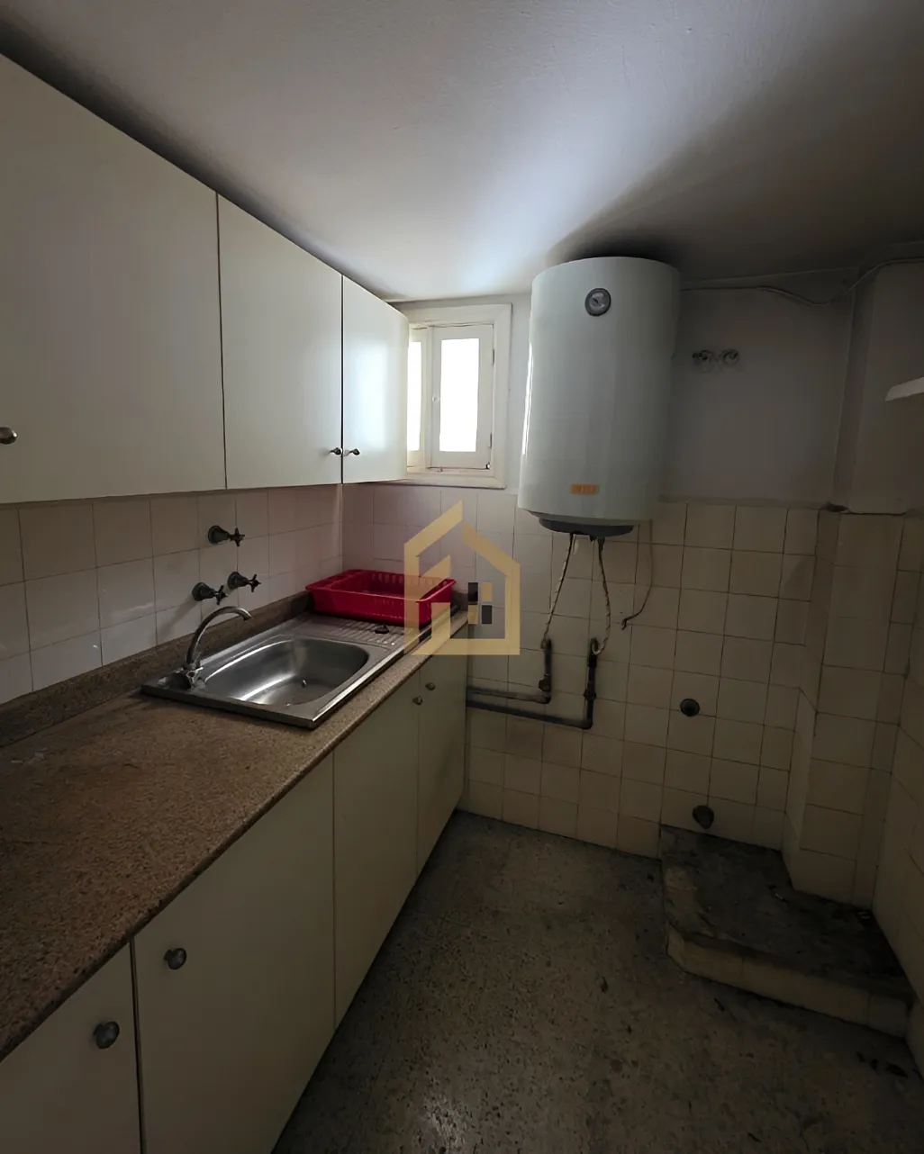 Apartment for rent in Achrafieh, Beirut, Lebanon - 4 bed, 3 bath