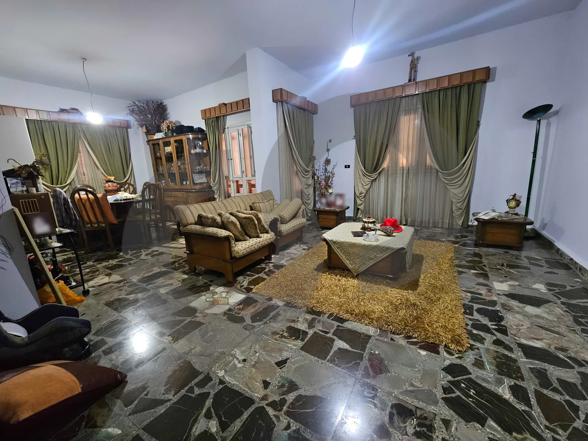 Building for Sale in Btouratij