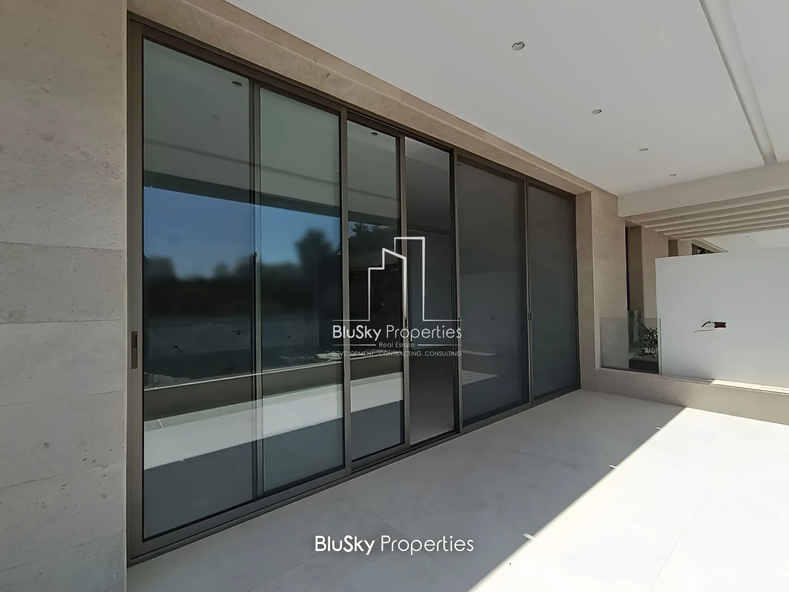 Apartment for Sale in Blat - 3 bed, 3 bath