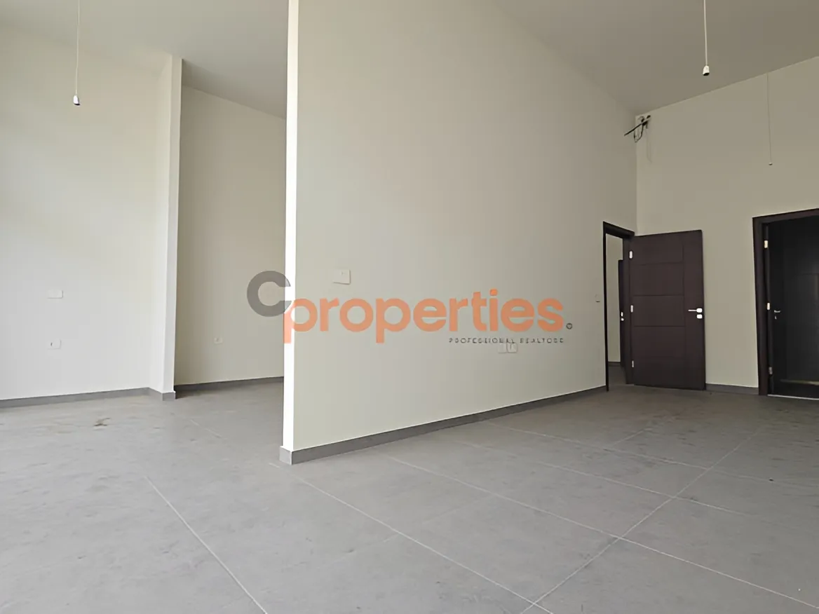 Office for Sale in Forn El Chebbak
