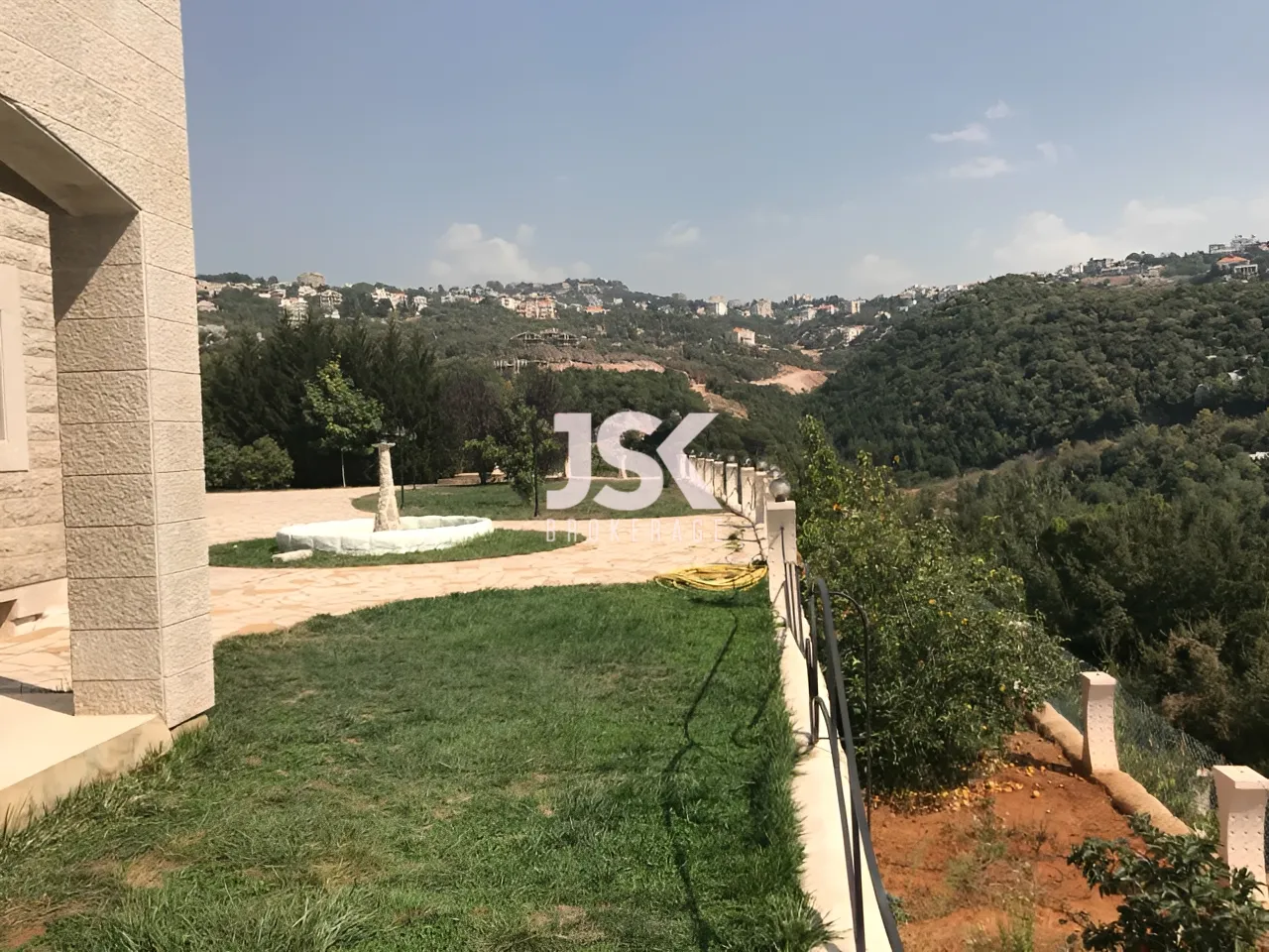 Villa for Sale in Ajaltoun